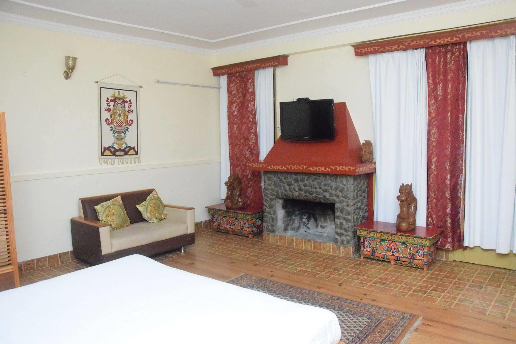 Una Comfort Nandini Ξενοδοχείο Νταραμσάλα Εξωτερικό φωτογραφία